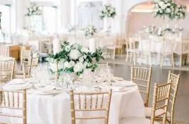 classic round wedding table